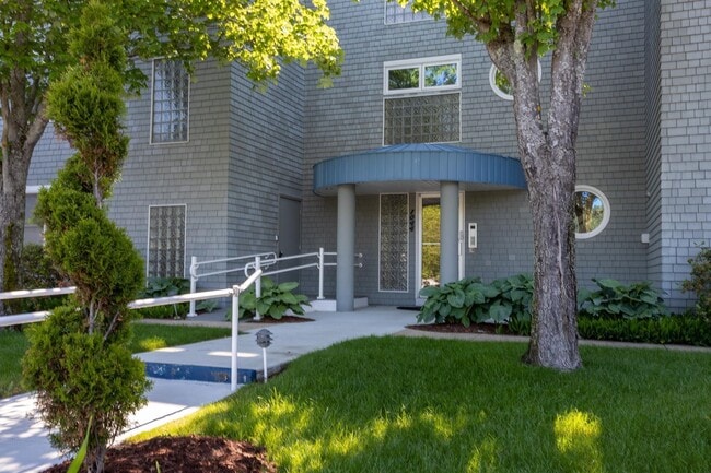 Building Photo - 1044 Ocean Blvd