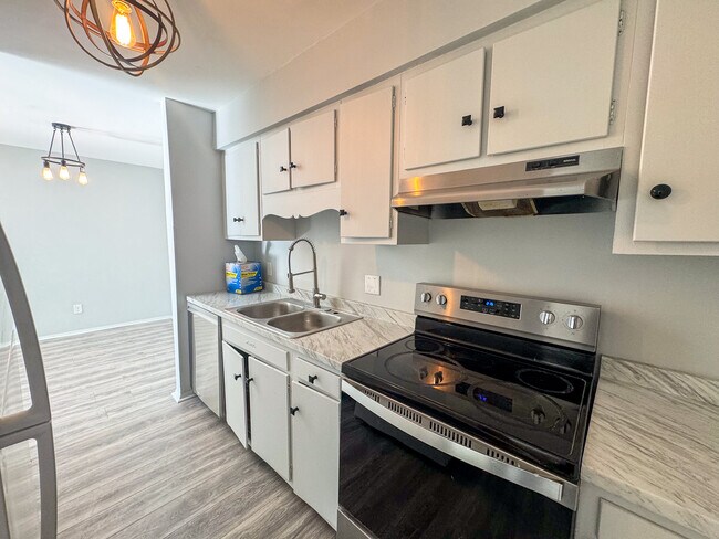 Building Photo - 1287 Schaub Dr