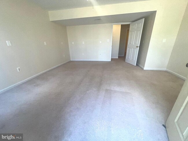 Building Photo - 9241 Greenshire Dr