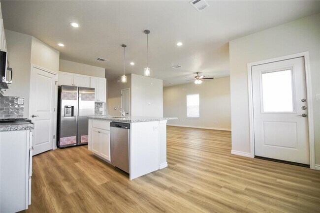 Building Photo - 514 War Admiral Dr