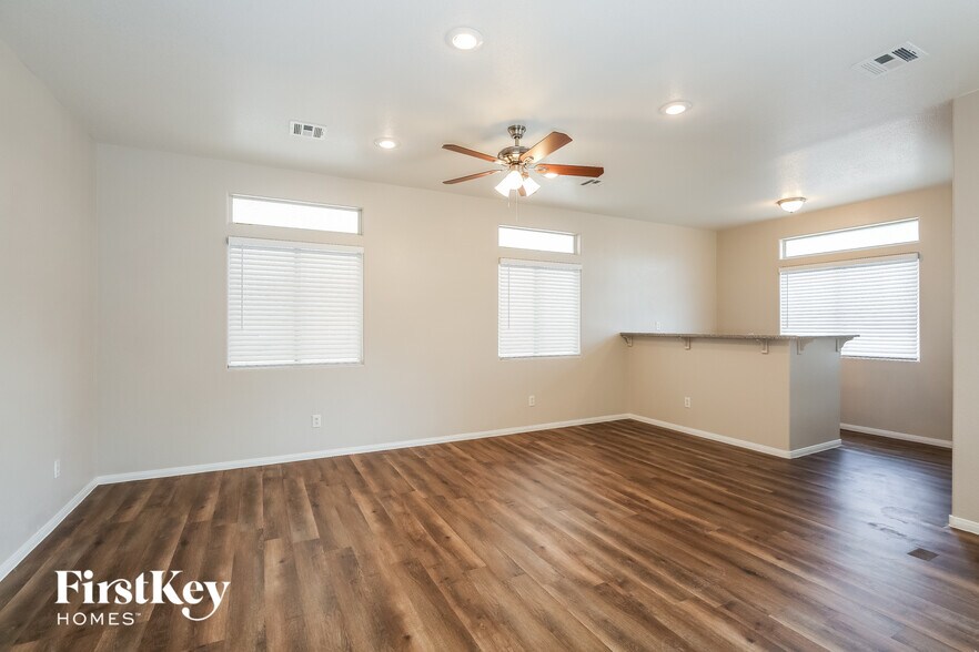 Building Photo - 3836 Canary Cedar St