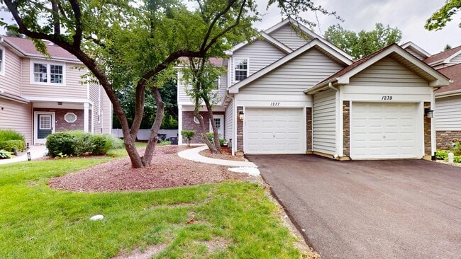 Building Photo - 1237 Cranbrook Dr