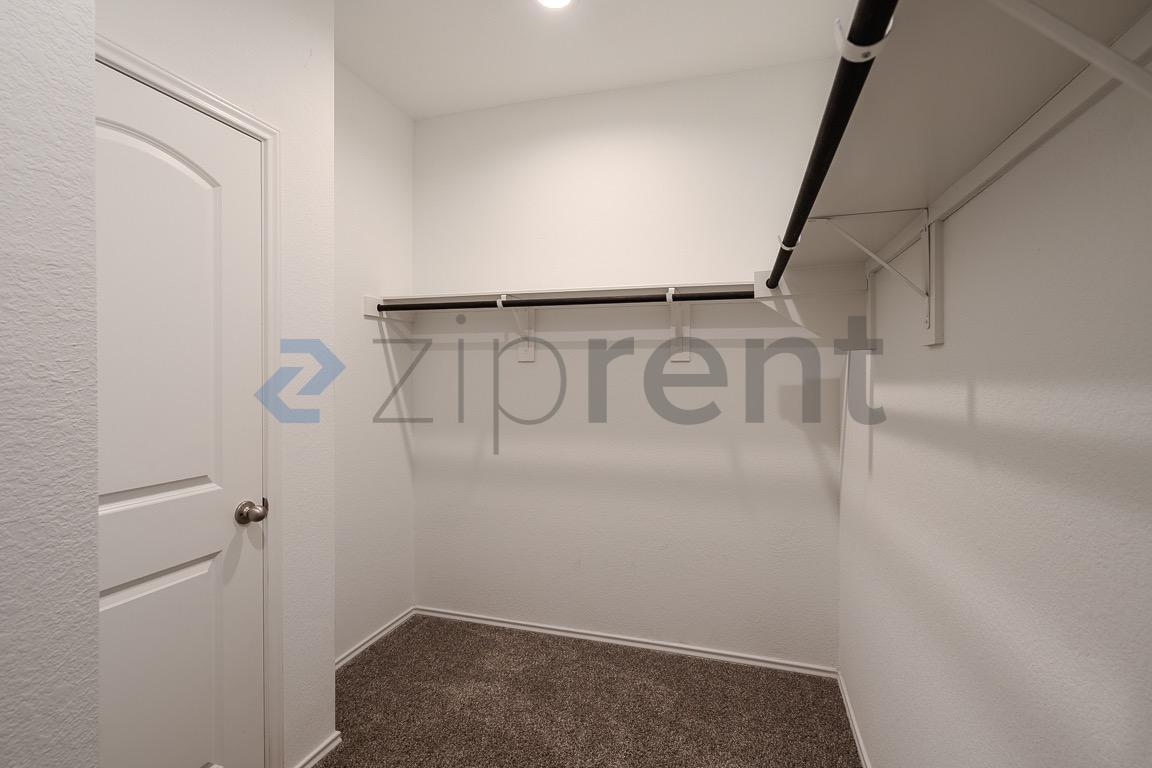 Building Photo - Unit