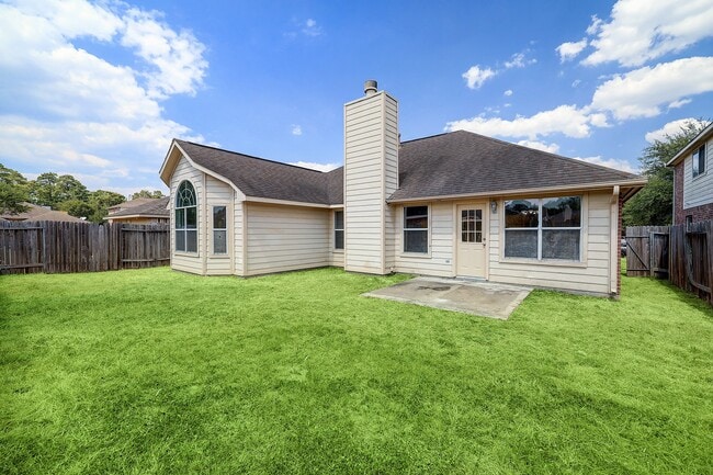 Building Photo - 24031 Holleygate Ct