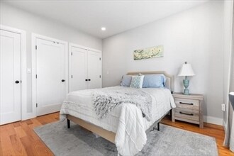 Building Photo - 176 W 7th St