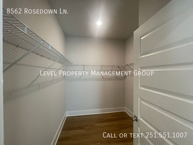 Building Photo - 8562 Rosedown Ln