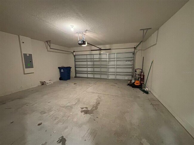 Building Photo - 1156 Sugarwood St