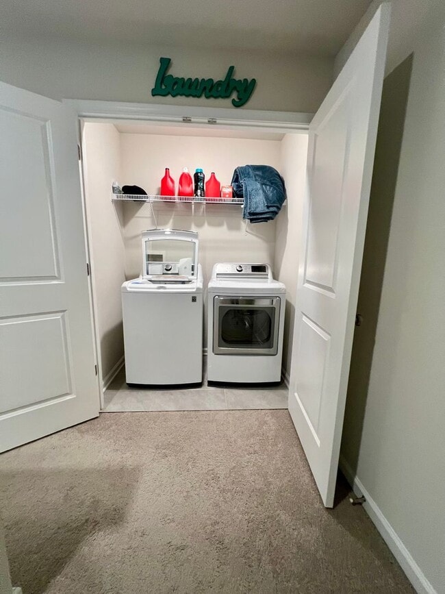 Building Photo - Stunning 4-Bed Townhome in Quakertown! Ava...