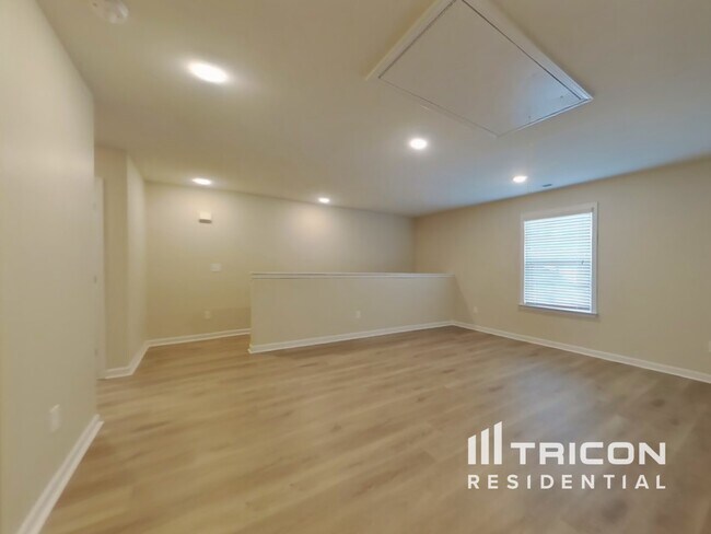 Building Photo - 331 Leyland Crossing