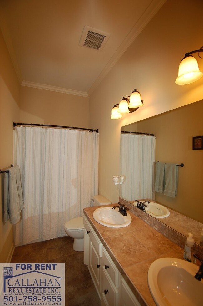 Building Photo - Sherwood Stone Hill Home