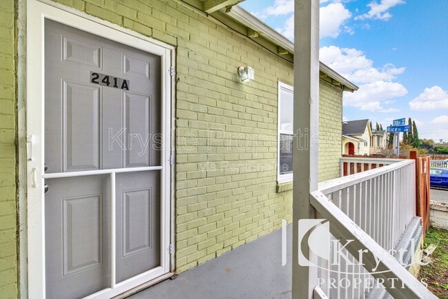 Building Photo - 241 Mayo Ave