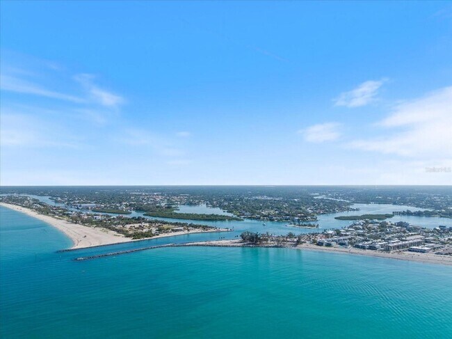 Building Photo - 1400 Tarpon Center Dr