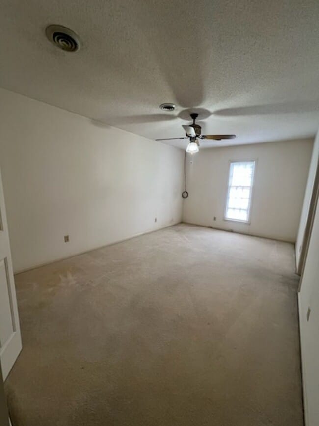 Building Photo - 417 N Ebenezer Rd