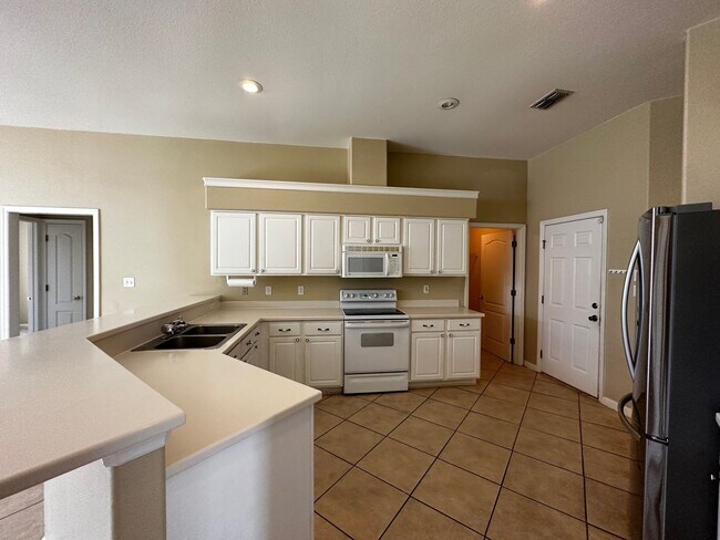 Building Photo - 1141 High Meadow Dr