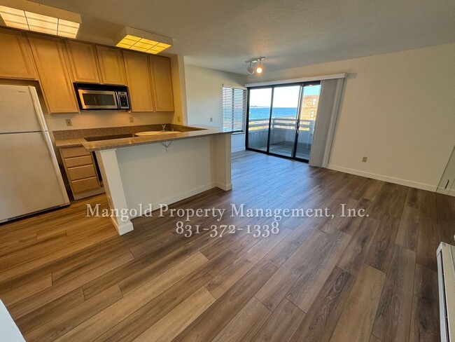 Building Photo - Beach Front 1-Bed 1-Bath Ocean House Harbo...