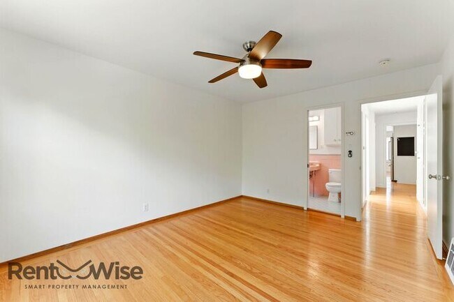 Building Photo - 61 Marview Way
