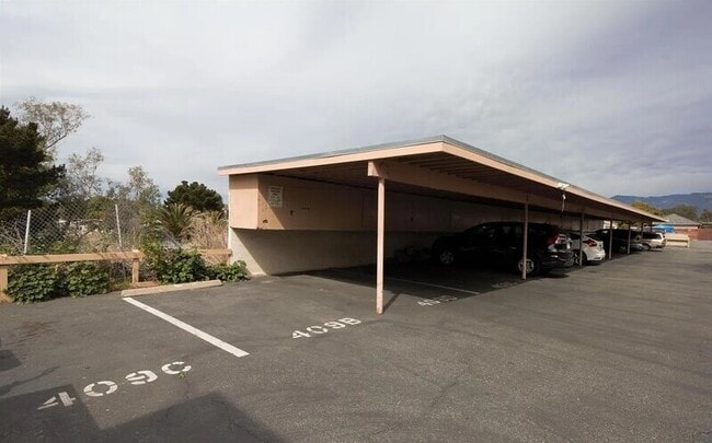 Building Photo - 409 Ellwood Beach Dr