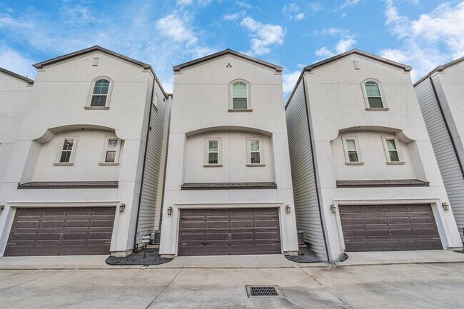Building Photo - 2716 Freund St