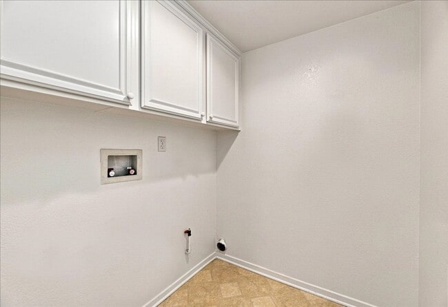 Building Photo - 32815 Paterno St
