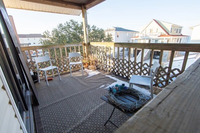 Building Photo - 736 W Ocean View Ave