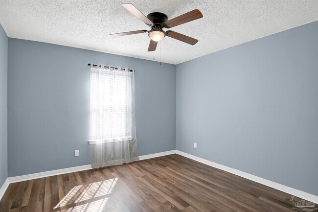 Building Photo - 10578 Fair Pine Dr