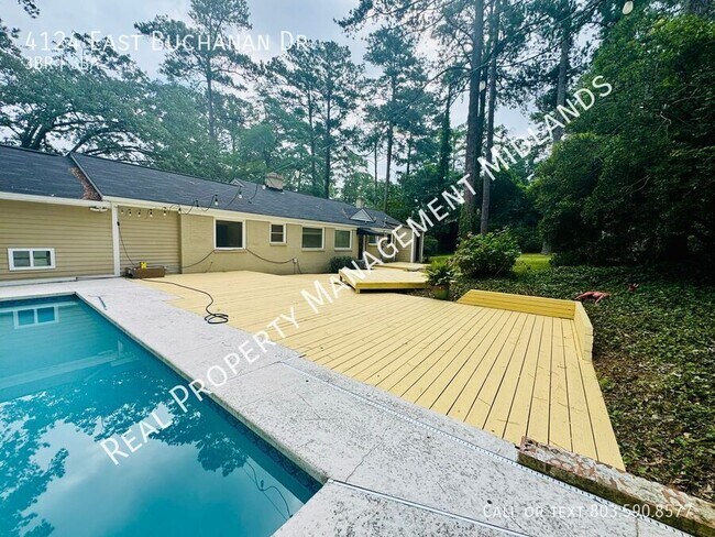 Building Photo - 4124 E Buchanan Dr