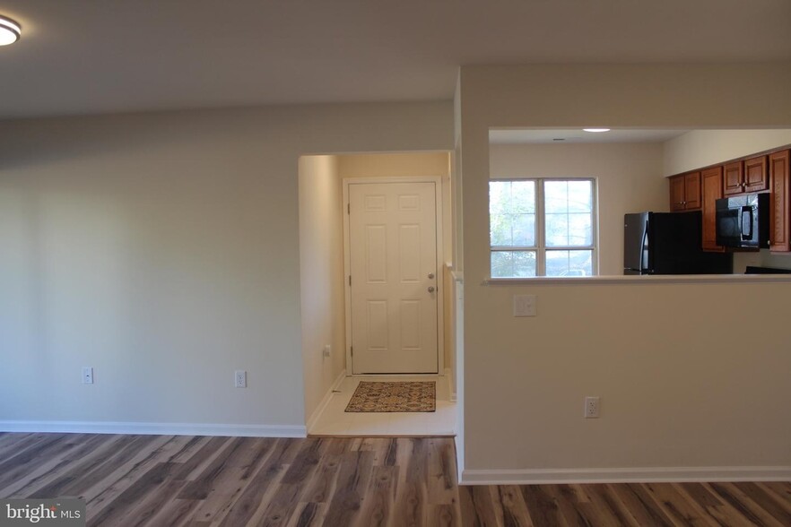 Building Photo - 9266 Chapman Oak Dr
