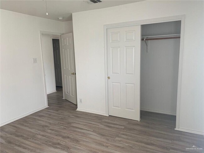 Building Photo - 4205 Santa Lucia St
