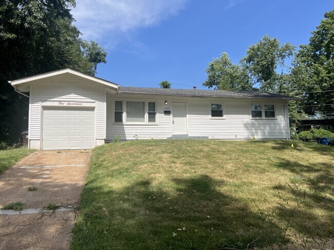 Building Photo - 117 Bayview Dr