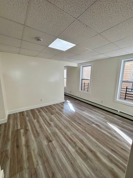 Building Photo - 7 Franklin Ave