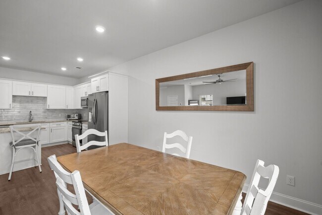 Building Photo - 495 Gov Treutlen Cir