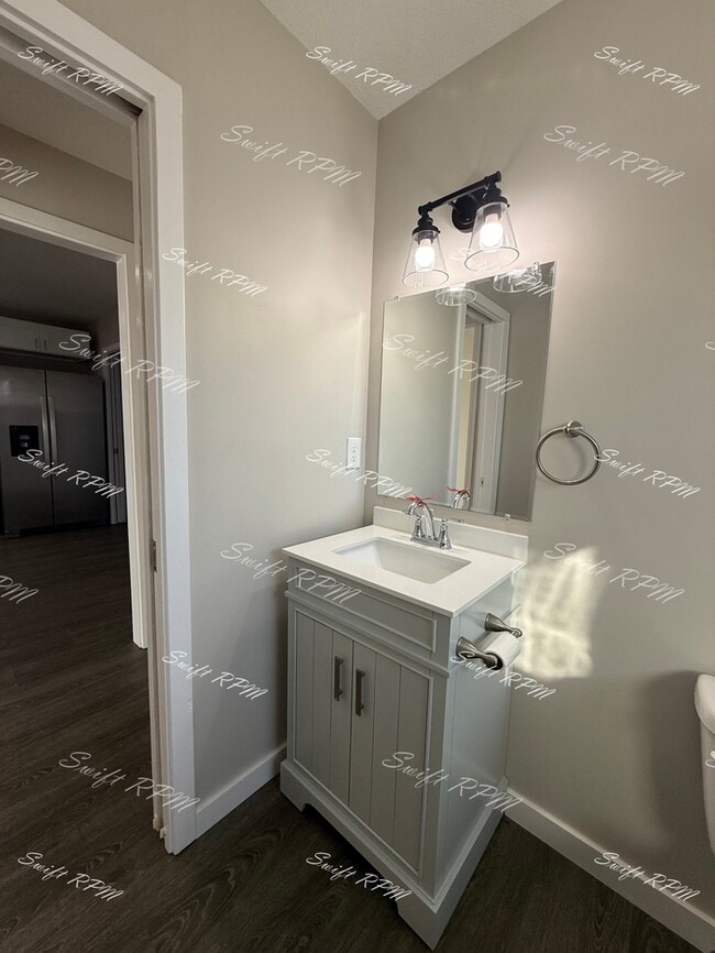 Building Photo - 119 Kickapoo St