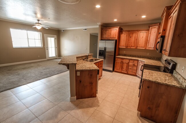 Building Photo - Italian Villages | 3-Bedroom Naples