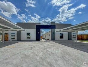 Building Photo - 12618 N 33rd Ln
