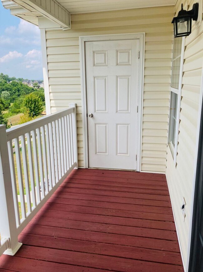 Building Photo - Well-appointed Furnished Rental- Perfect for Professionals- Near shops & restaurants