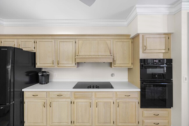 Building Photo - 828 Hideaway Cir E