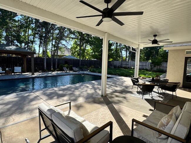Building Photo - Beautiful Custom East Redding Home with a ...