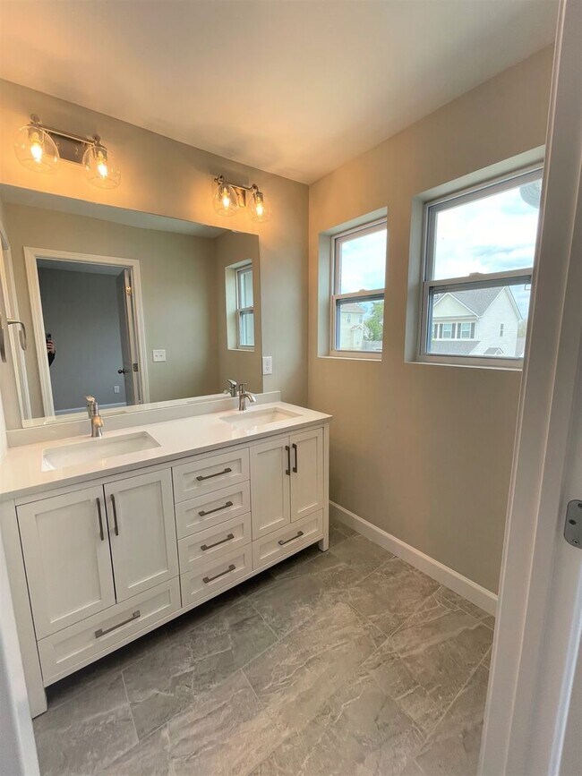 Building Photo - New Construction in an established neighbo...