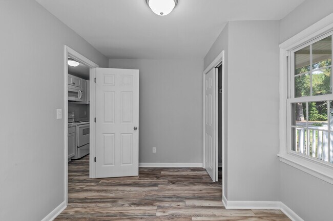 Building Photo - 109 Rodeo Ln