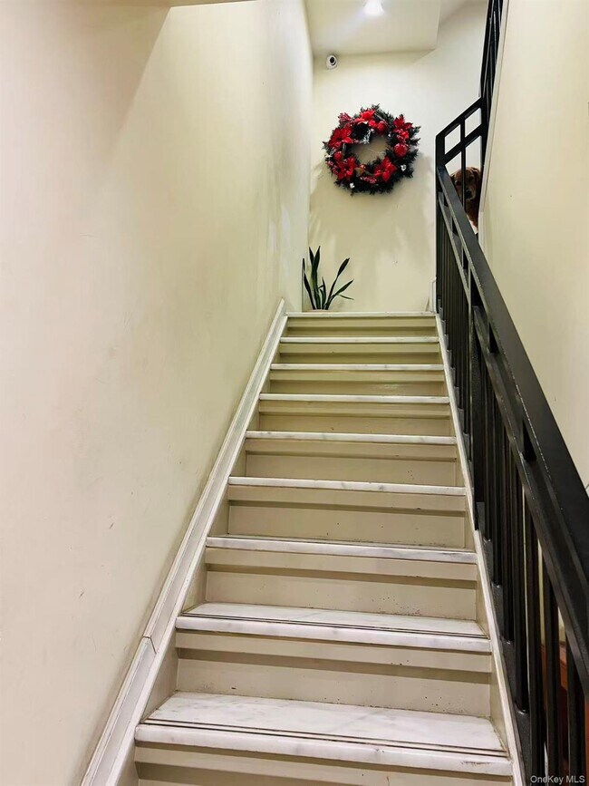 Building Photo - 62-54 Dry Harbor Rd