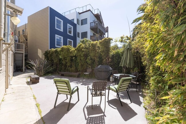 Building Photo - OPEN HOUSE: Tuesday (7/8)  6:00pm-6:30pm. ...