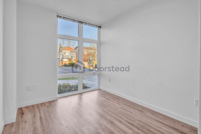 Building Photo - 2505 E Union St