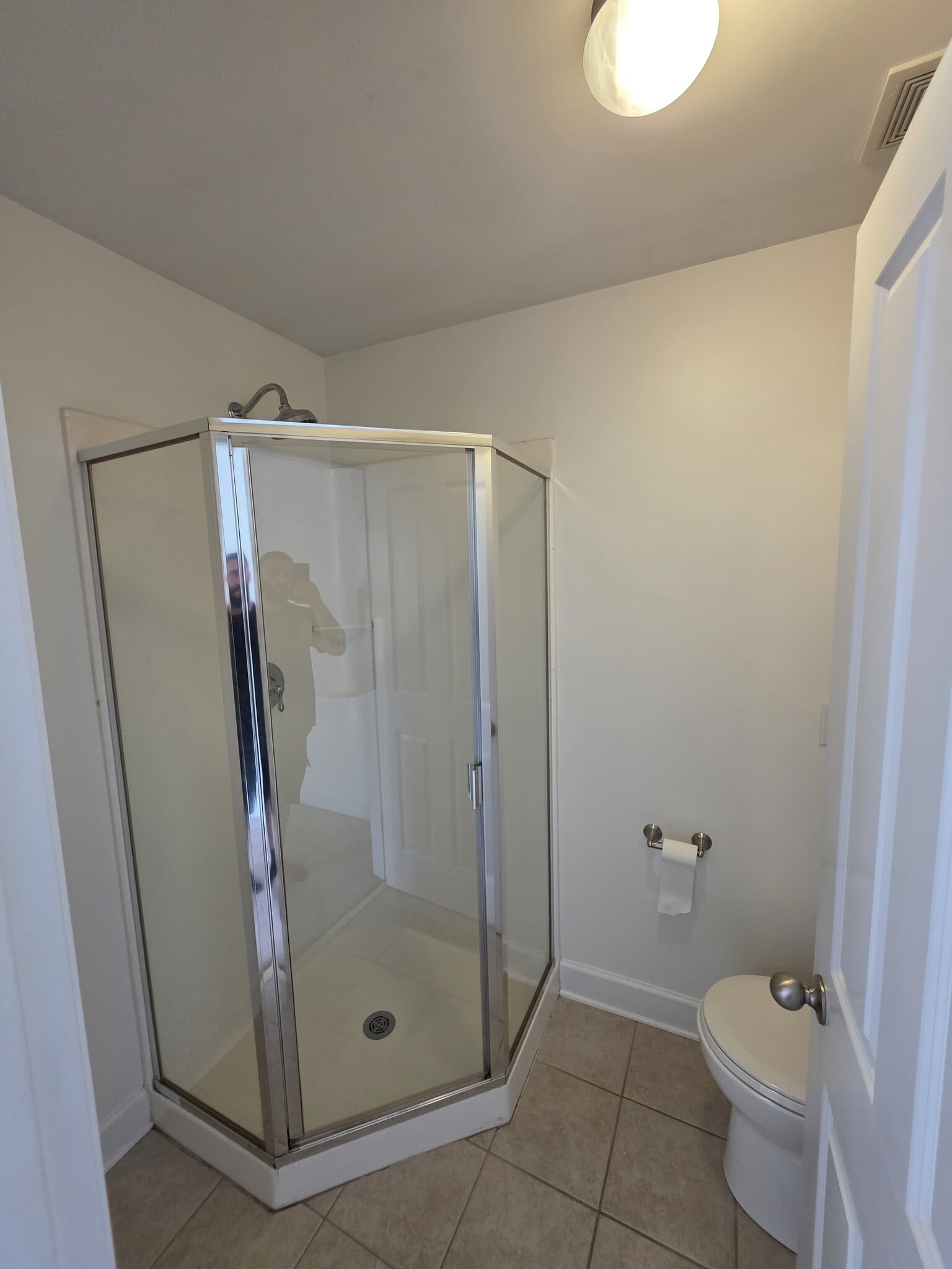 Building Photo - 7025 Sunnywood Dr