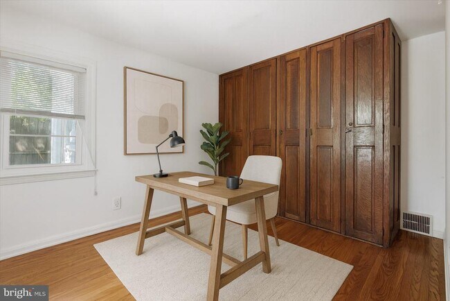 Building Photo - 433 Haverford Rd