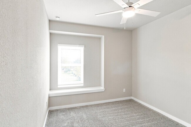 Building Photo - 2186 Shady Pier Dr