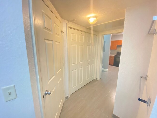 Building Photo - THE GRANDE DOWNTOWN CONDO - 1BR/1BA