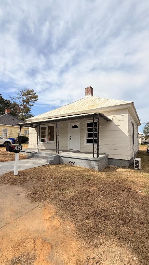 Primary Photo - 382 Farley St