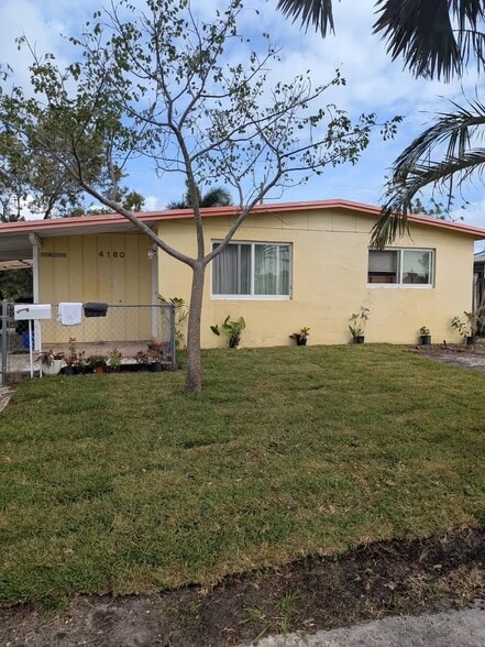 Building Photo - 4180 NW 11th Ave