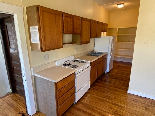 Building Photo - 79 Hawley St