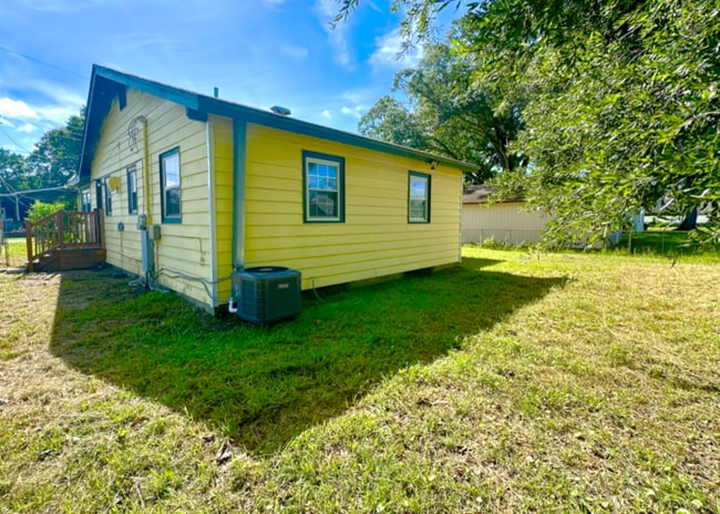 Building Photo - 5506 Staley Dr